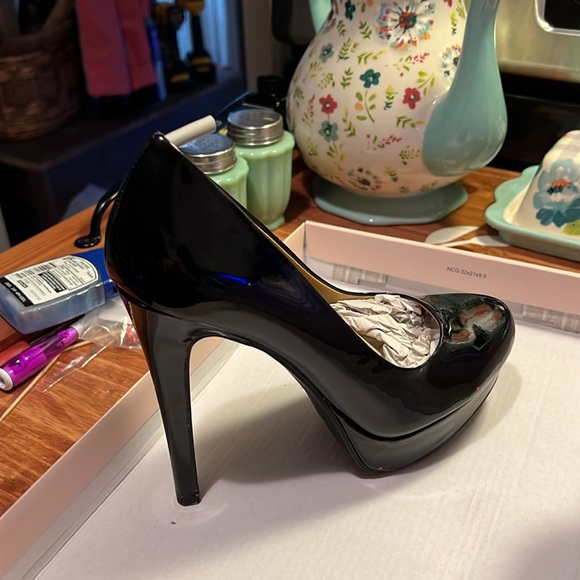 Chinese Laundry 👠 - Picture 3 of 5